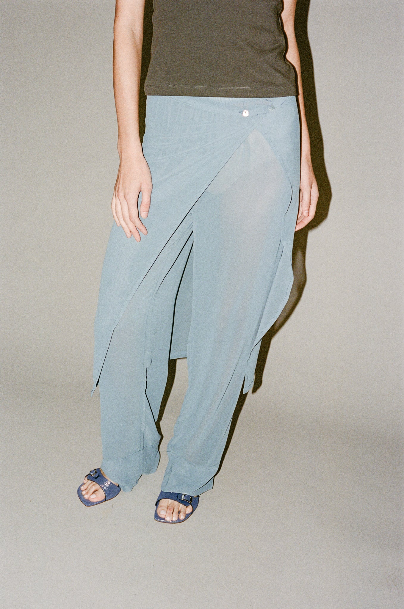 Teira 1996 Amalie Pant in Dove Blue